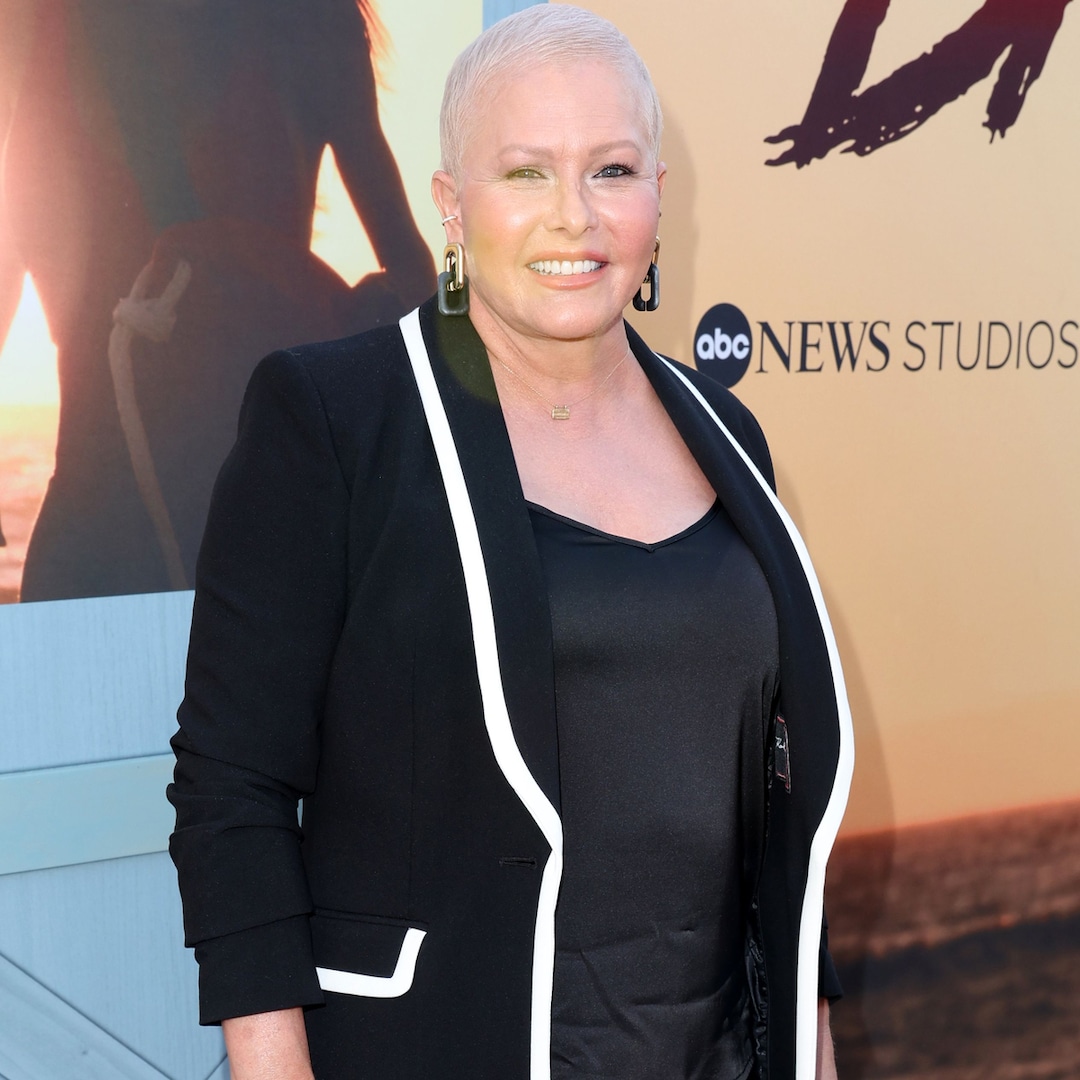 Baywatch’s Nicole Eggert Shares She’s in a “Grey Area” Amid Breast Cancer Battle – E! Online Baywatch’s Nicole Eggert Shares She’s in a “Grey Area” Amid Breast Cancer Battle – E! Online