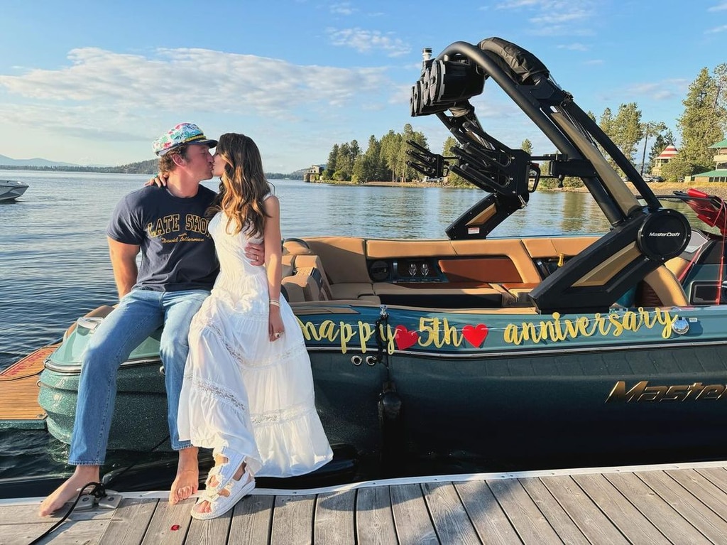 Keleigh, la esposa de Miles Teller, le propone matrimonio y le regala un barco por su aniversario