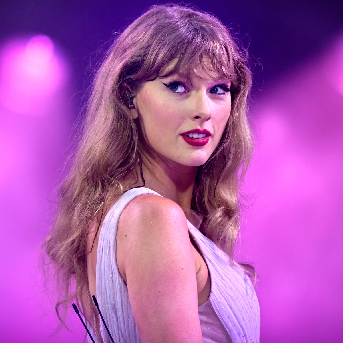 Giá trị tài sản ròng của Taylor Swift được tiết lộ sau khi trở thành tỷ phú