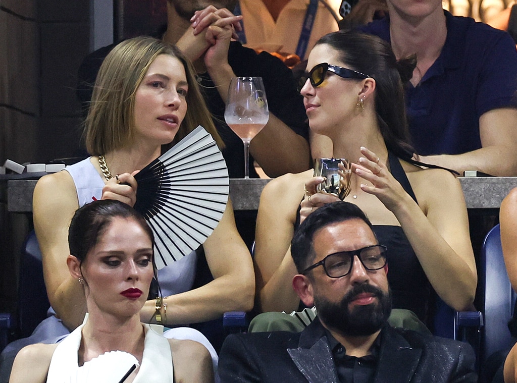 ลูกสาวของ Emily Blunt และ John Krasinski ออกไปเที่ยวที่ US Open น้อยมาก