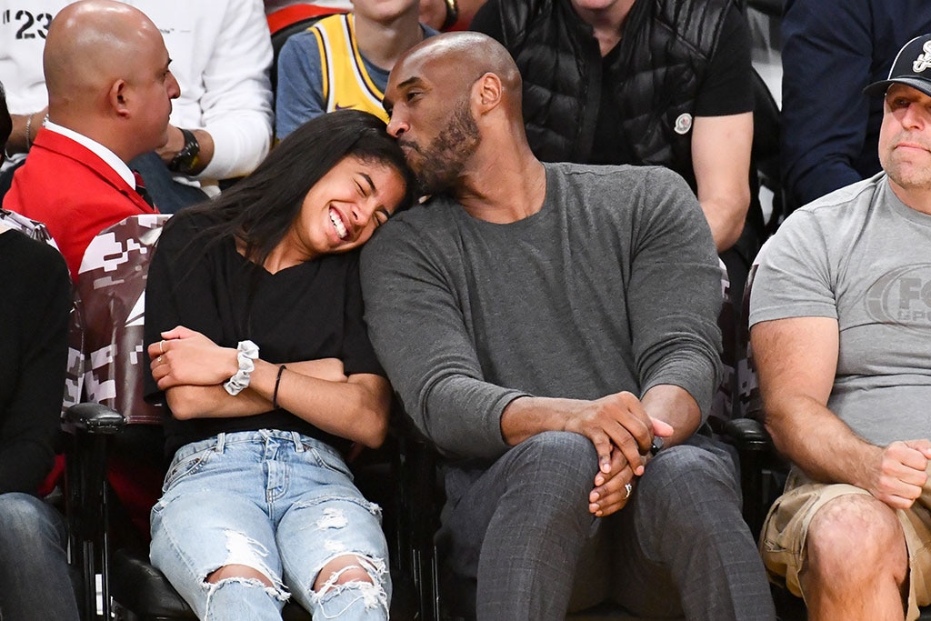 Kobe Bryant และลูกสาว Gianna ได้รับเกียรติให้ย้ายรูปปั้น "พ่อเด็กหญิง"