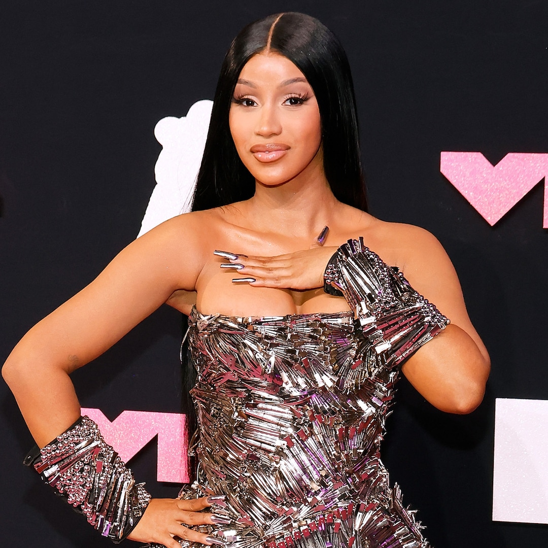Pregnant Cardi B Reveals the Secret of How She Hid Her Baby Bump – E! Online Pregnant Cardi B Reveals the Secret of How She Hid Her Baby Bump – E! Online