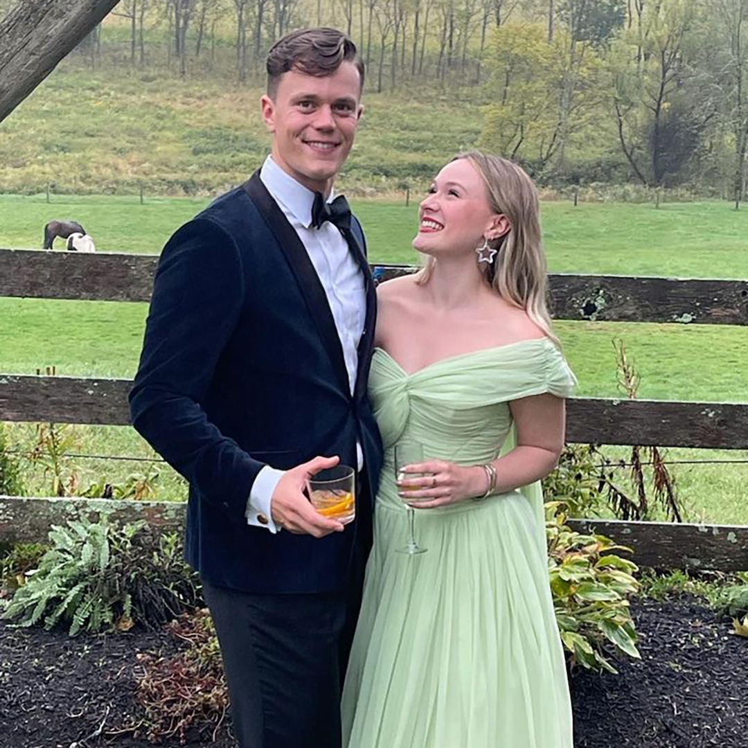 2024 Olympics: Rower Justin Best Proposes to Girlfriend With 2,738 Yellow Roses in Nod to Snapchat Streak – E! Online 2024 Olympics: Rower Justin Best Proposes to Girlfriend With 2,738 Yellow Roses in Nod to Snapchat Streak – E! Online