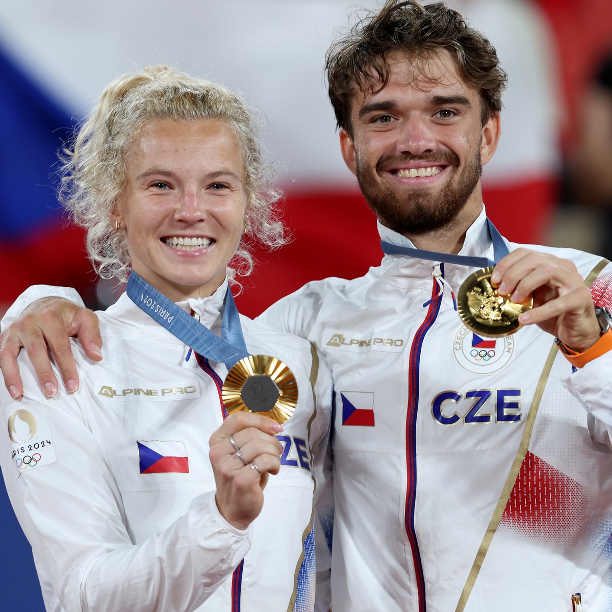 
                        Olympic Tennis Couple Share Tearful Gold Medal Win Days After Breakup
                