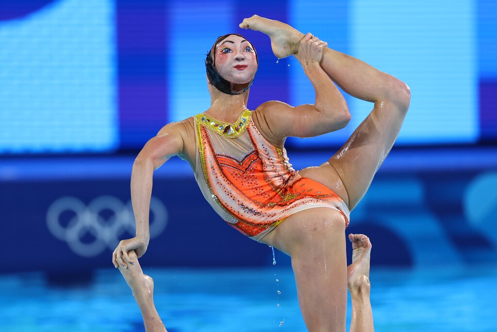 La gimnasta olímpica Suni Lee explica por qué se cayó de la barra de equilibrio