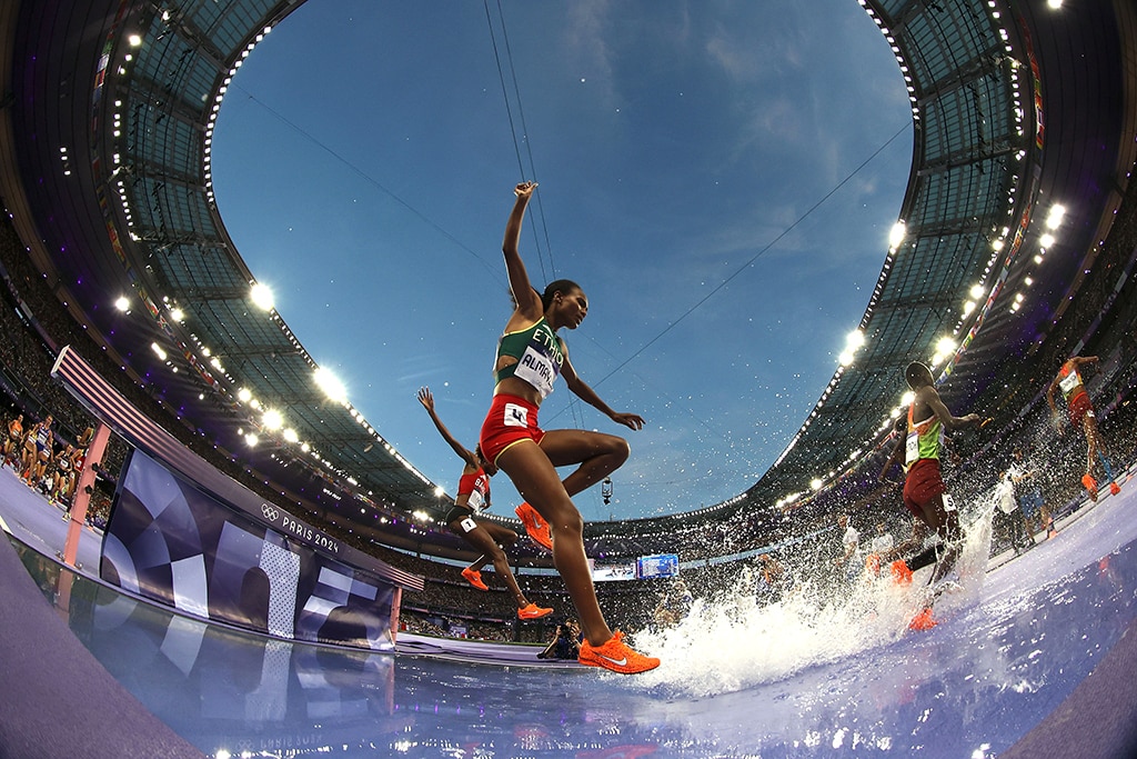 노아 라일스(Noah Lyles), 코로나19로 동메달 획득 후 휠체어로 경주 종료