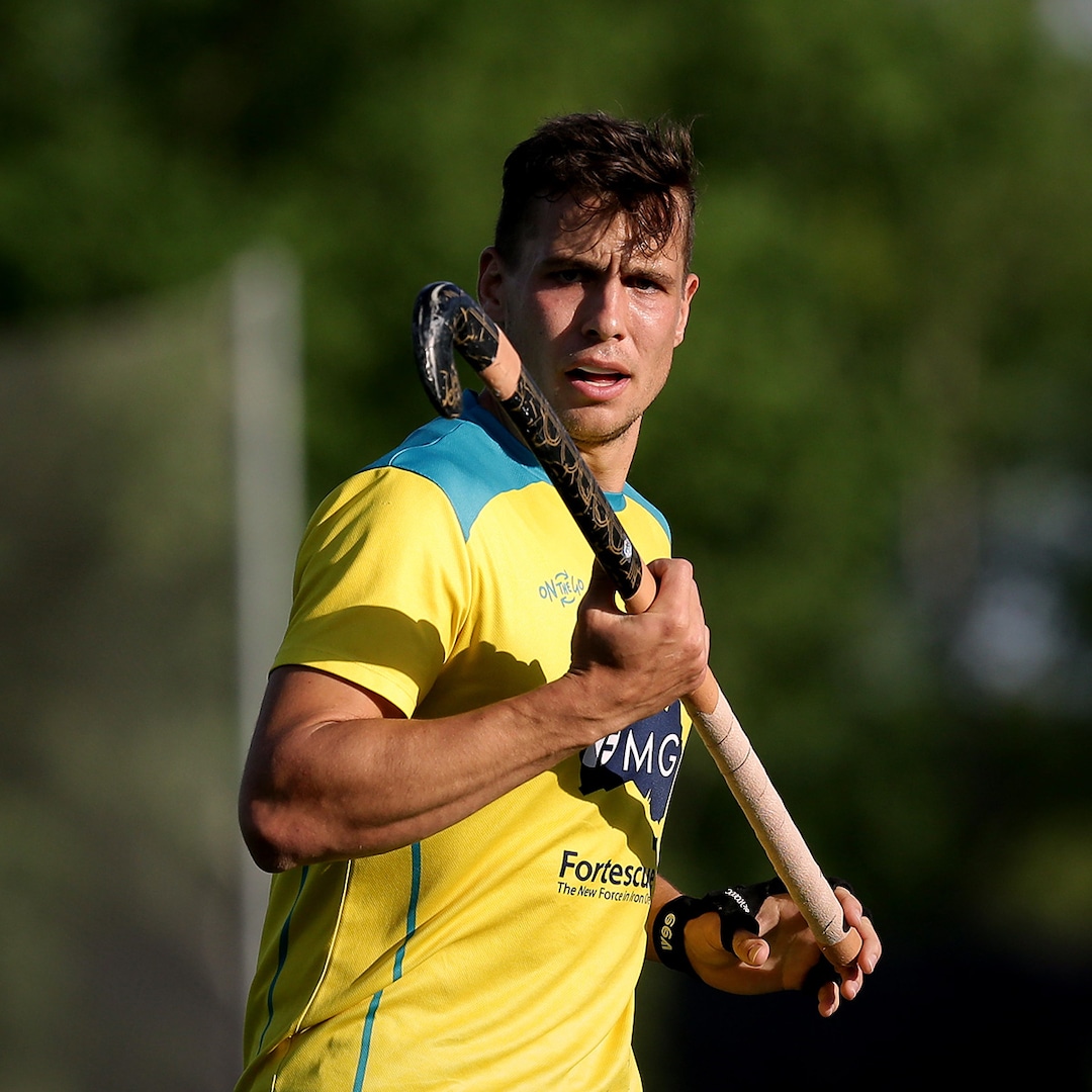 След като играчът по хокей на трева Том Крейг който