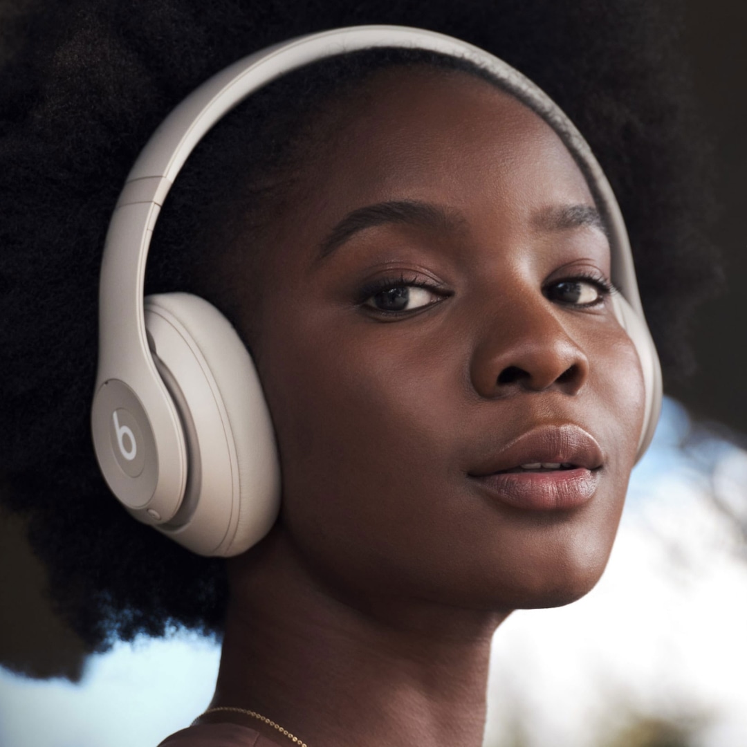 Beats Studio Pro не само са с почти 50 отстъпка