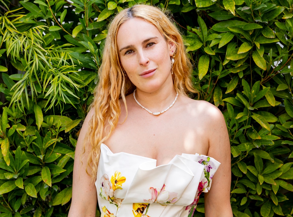 Cómo Rumer Willis está haciendo la maternidad a su manera