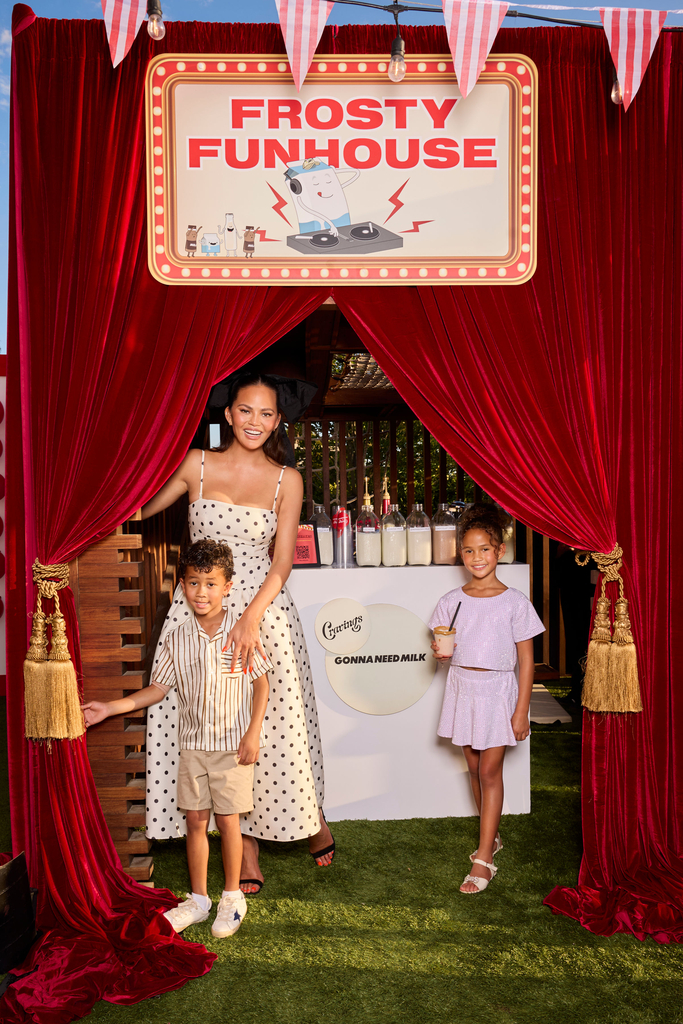 Chrissy Teigen, Miles Stephens, Luna Stephens, Big Pic