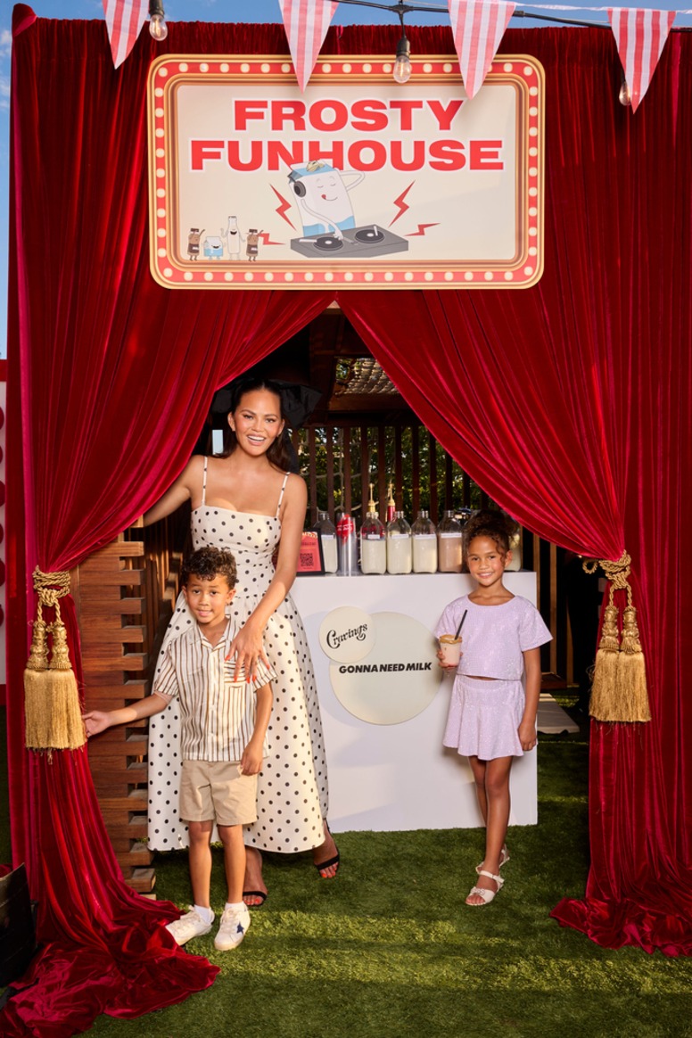 Chrissy Teigen, Miles Stephens, Luna Stephens, Big Pic