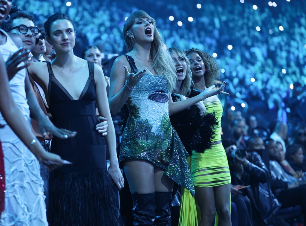 2024 MTV VMAs: Taylor Swift Makes History With Artist of the Year Win 2024 MTV VMAs: Taylor Swift Makes History With Artist of the Year Win