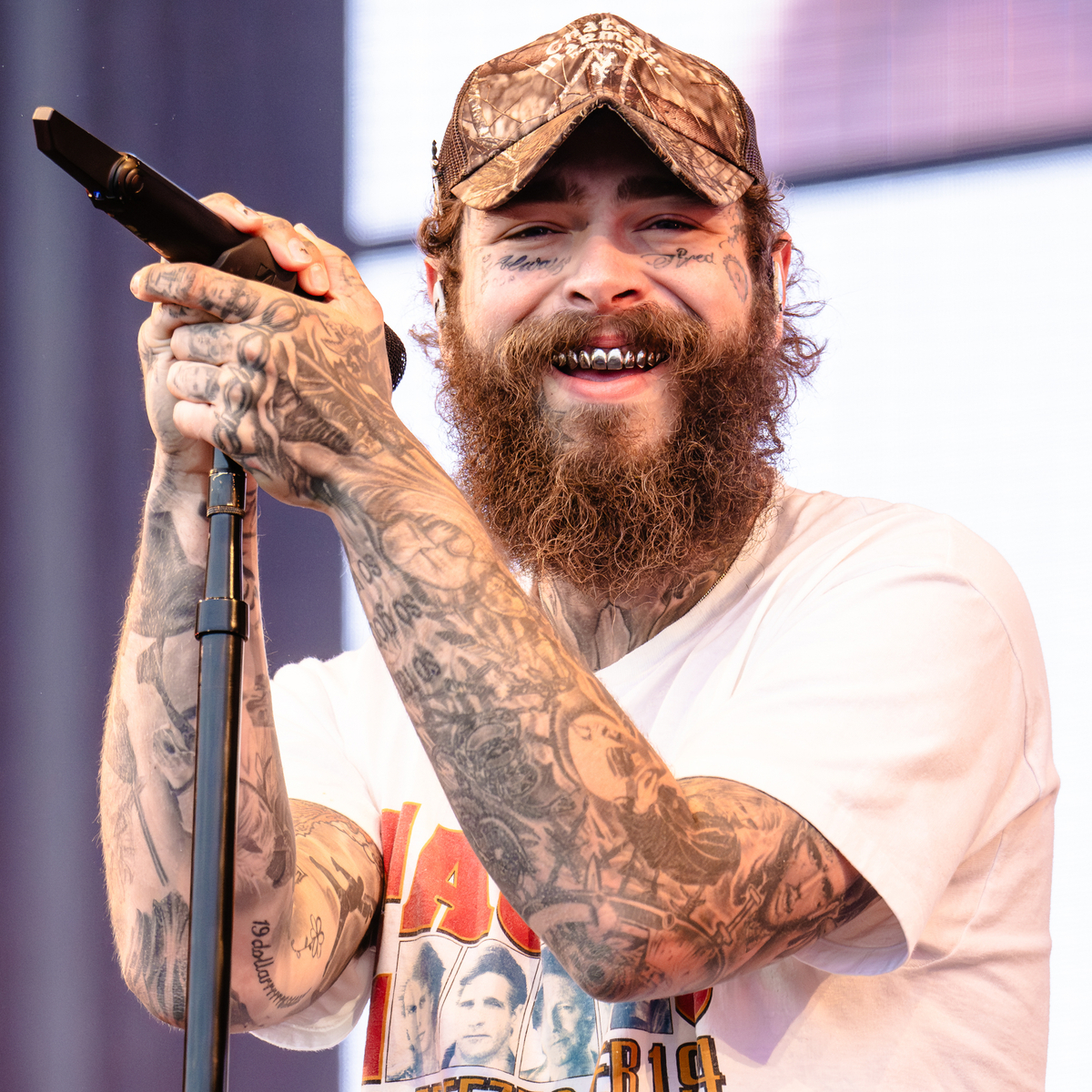 Post Malone Enjoys Rare Golfing Day With His Fiancée  – E! Online