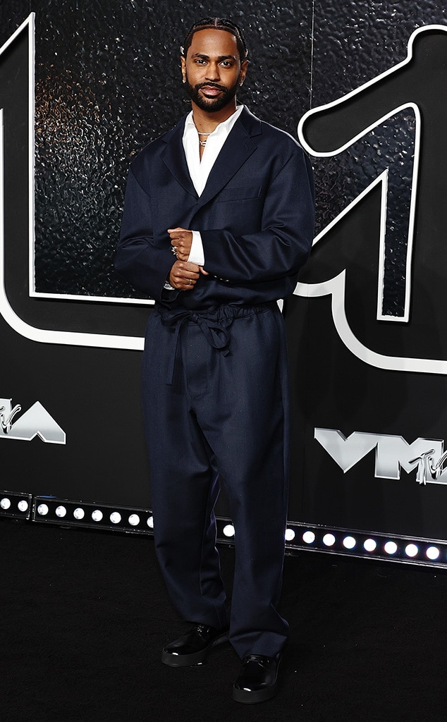 เหตุใด Chappell Roan จึงบอกกับผู้เข้าร่วม MTV VMA ให้ "Shut the F--k Up"