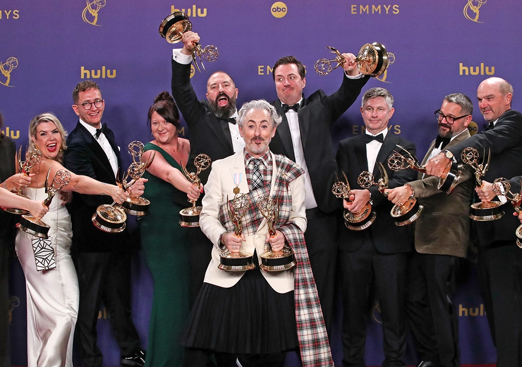 เหตุใดแม่ของ Hannah Einbinder ถึงทุบตี The Bear หลังจากที่ได้รับรางวัล Emmys ปี 2024