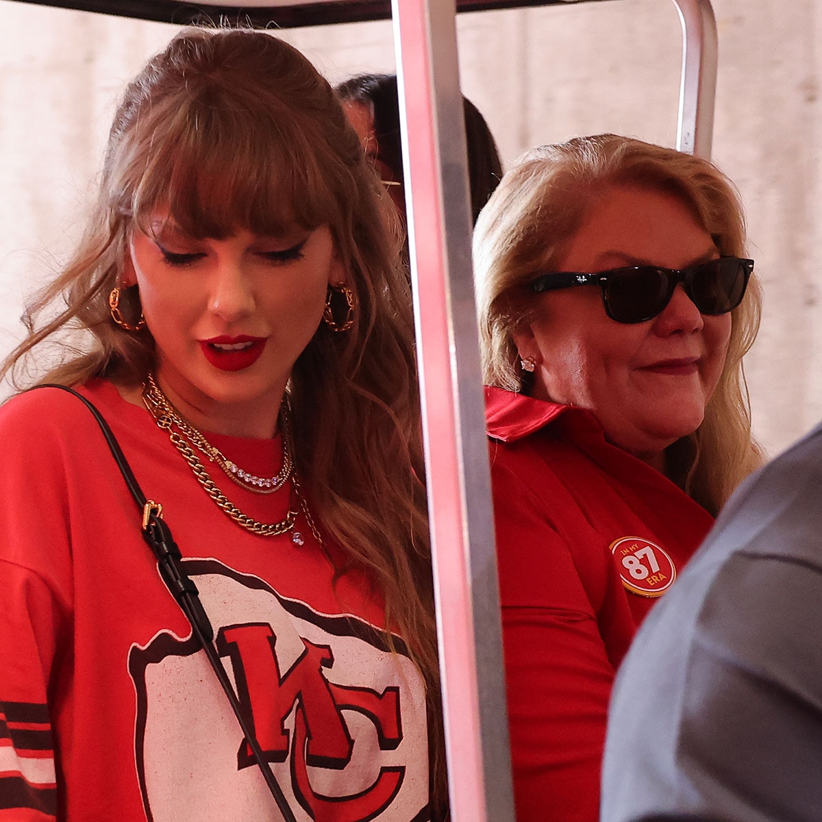 Taylor Swift, Mom, Andrea Swift, Kansas City Chiefs Game, 2024