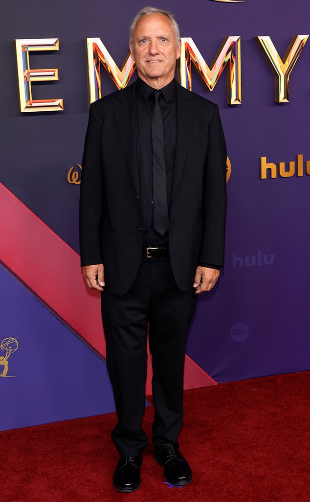 2024 Emmys: พิธีกรผู้ทรยศ Alan Cumming ยั่วซีซัน 3 "Bloodbath"