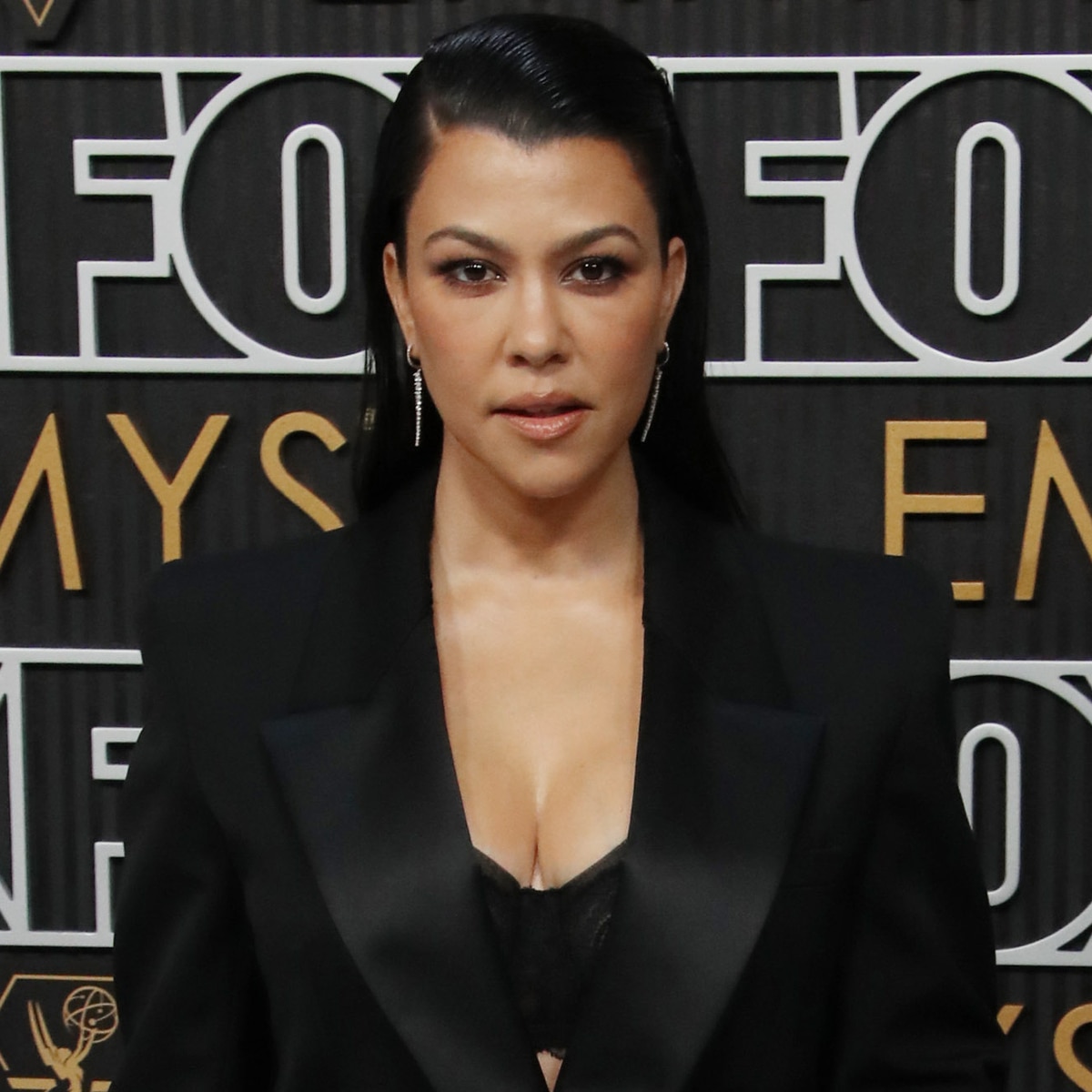 Kourtney Kardashian não tem idade limite para dormir junto com os filhos