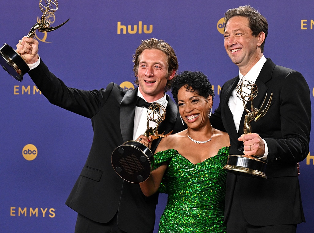 Emmys: Jeremy Allen White khen ngợi chiến thắng của Liza Colón-Zayas của The Bear