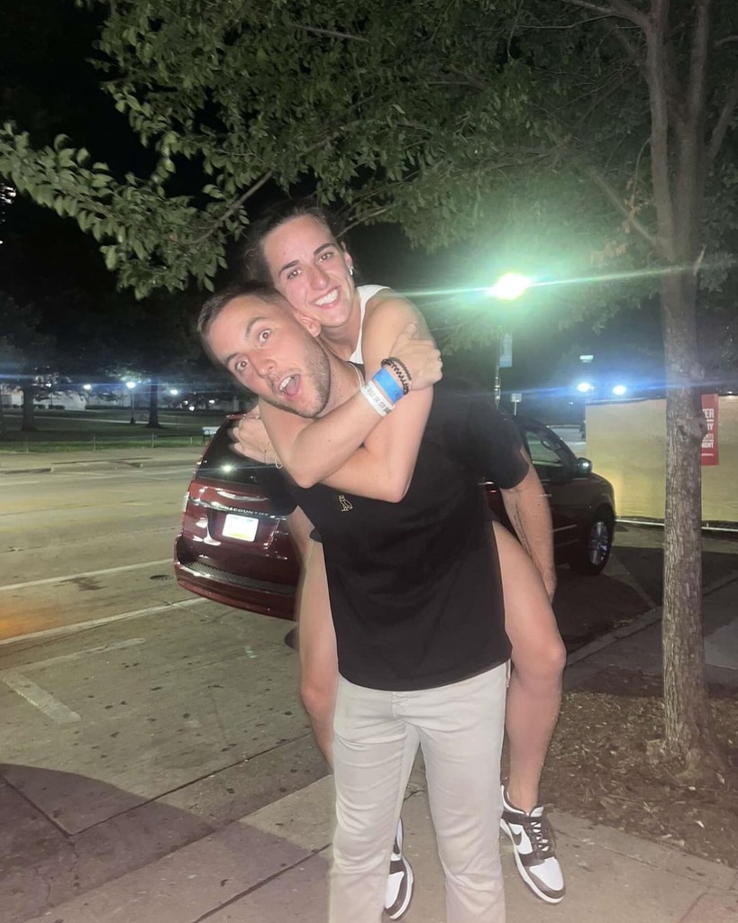 Caitlin Clark mostra amor ao namorado Connor McCaffery após homenagem à WNBA