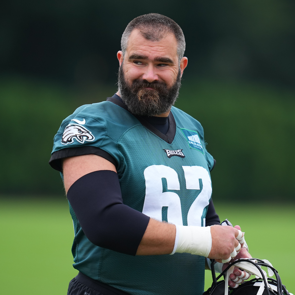 Jason Kelce Has Cheeky Response to Critic “Embarrassed” by His Dancing - E! Online