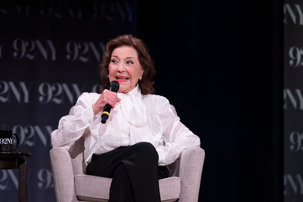 Lauren Graham, das Gilmore Girls, surpreende Kelly Bishop em Sweet Reunion