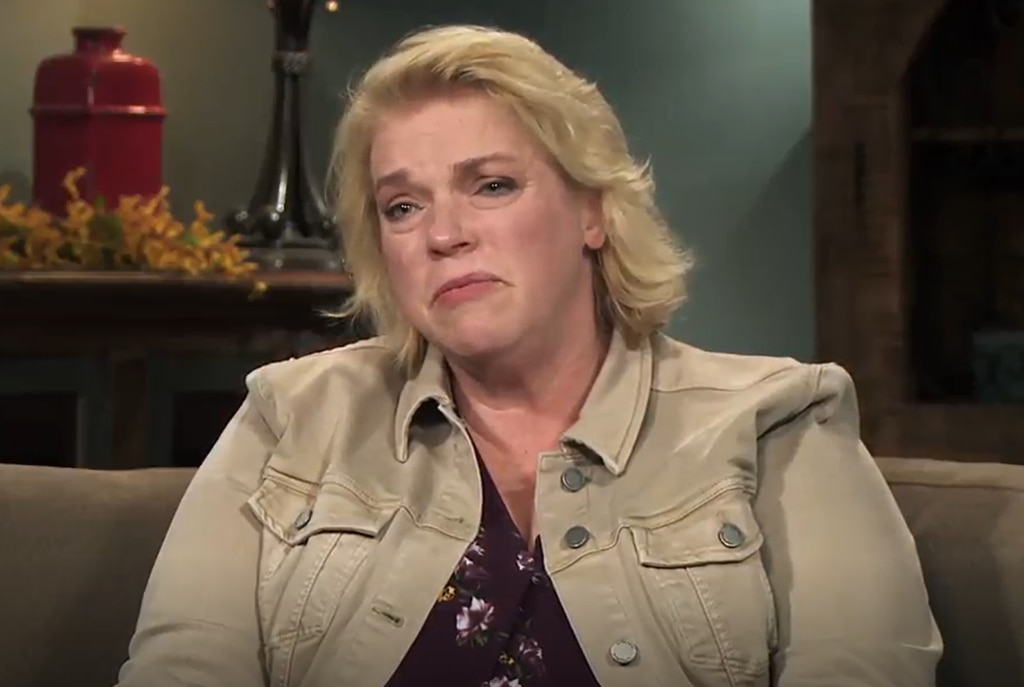 Sister Wives' Janelle Brown Says Kody Brown and Robyn Owe Her Money