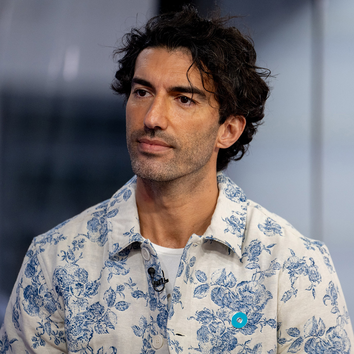 It Ends With Us’ Justin Baldoni Shares Moving Message to Domestic Abuse Survivors - E! Online