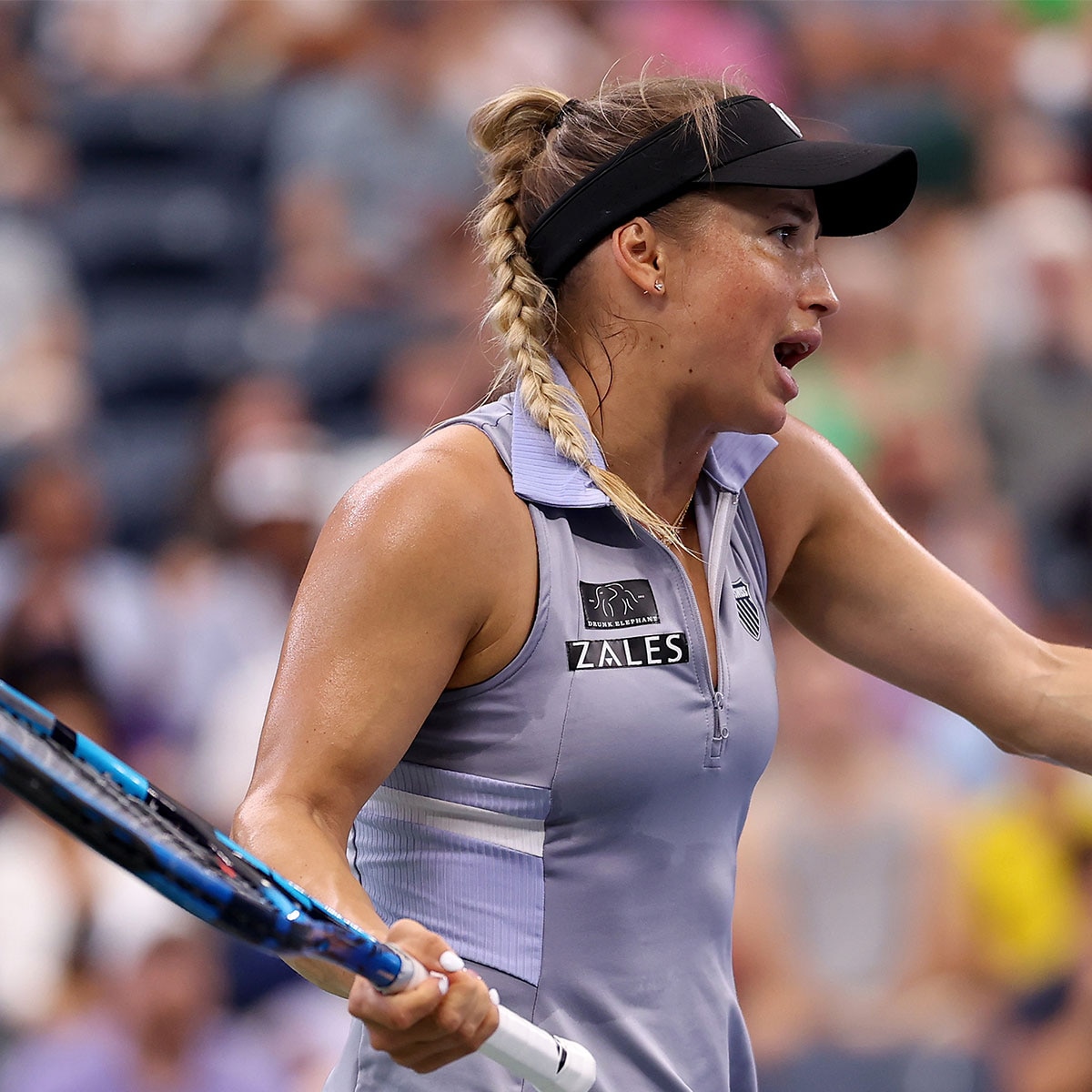 Yulia Putintseva, US 오픈에서 볼걸에 대한 행동에 대해 사과