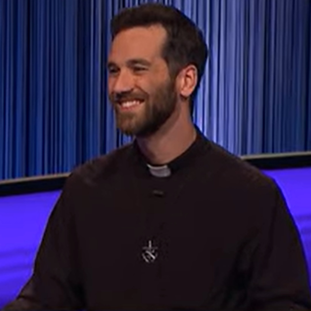 Jeopardy! Contestant Father Steve Jakubowski Is the Internet’s New “Hot Priest” – E! Online Jeopardy! Contestant Father Steve Jakubowski Is the Internet’s New “Hot Priest” – E! Online