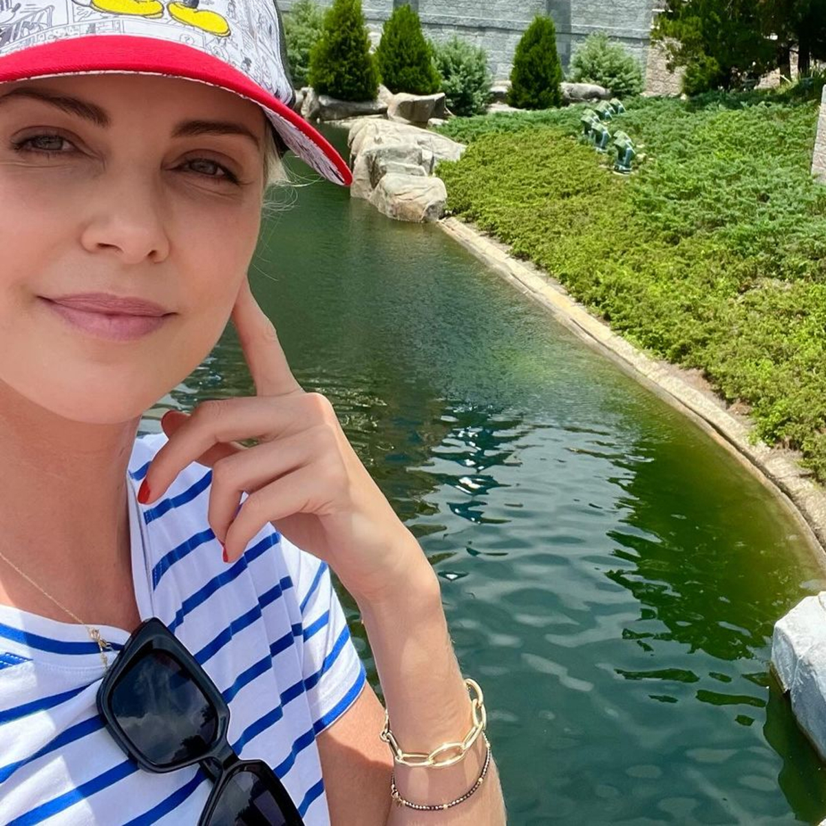 Charlize Therons Daughters Jackson and August Look So Tall in New Family Photo  E NEWS