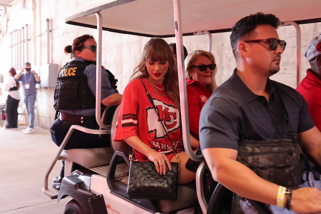 Donna Kelce, Taylor Swift'in Annesiyle İlgili Kafası Karıştırıldıktan Sonra Tepki Verdi