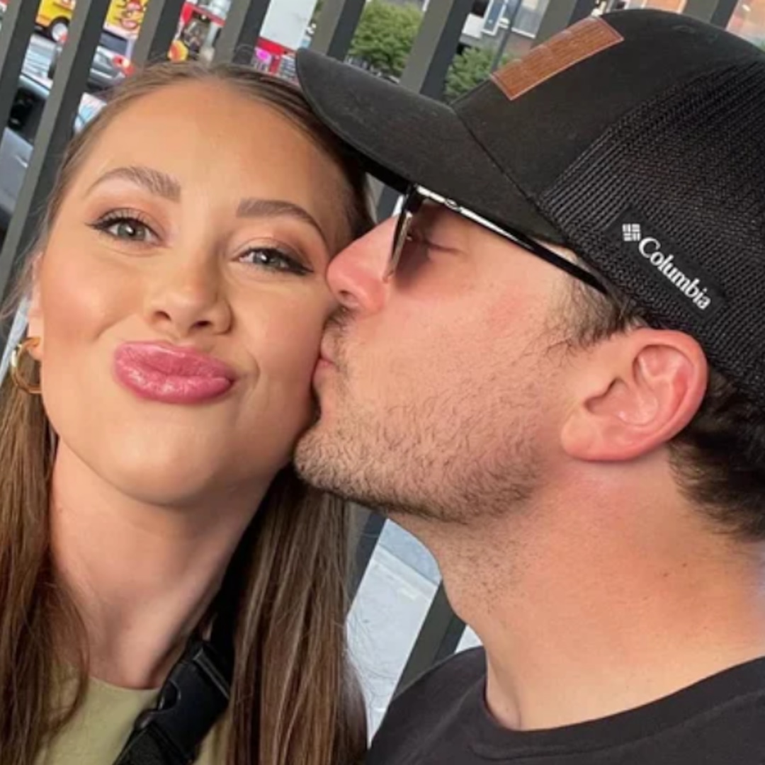 Love Is Blind’s Sarah Ann Bick Reveals She and Jeramey Lutinski Broke Up – E! Online Love Is Blind’s Sarah Ann Bick Reveals She and Jeramey Lutinski Broke Up – E! Online