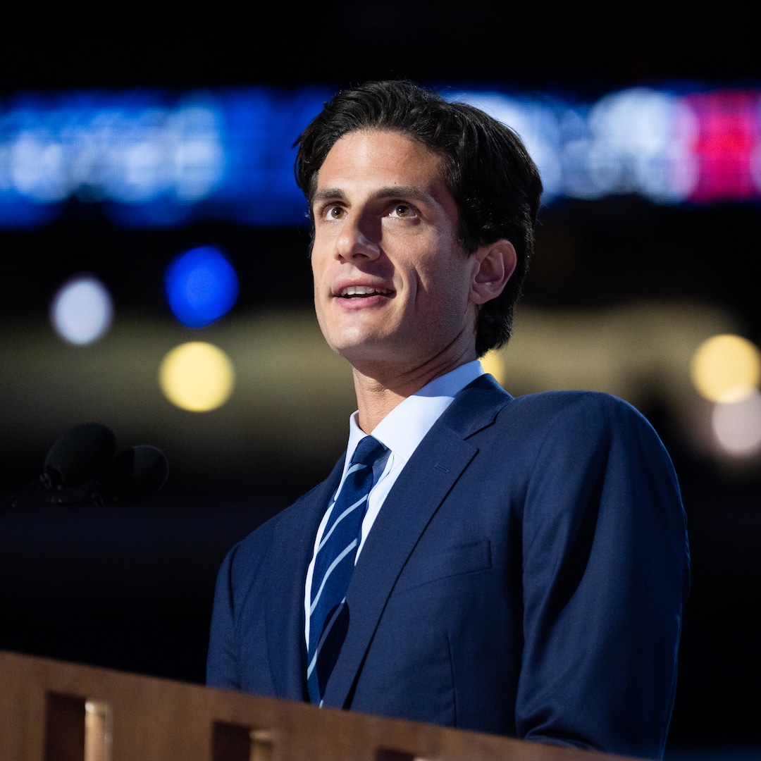Jack Schlossberg Reveals His Family’s Reaction to His “Crazy” Social Media Videos – E! Online Jack Schlossberg Reveals His Family’s Reaction to His “Crazy” Social Media Videos – E! Online