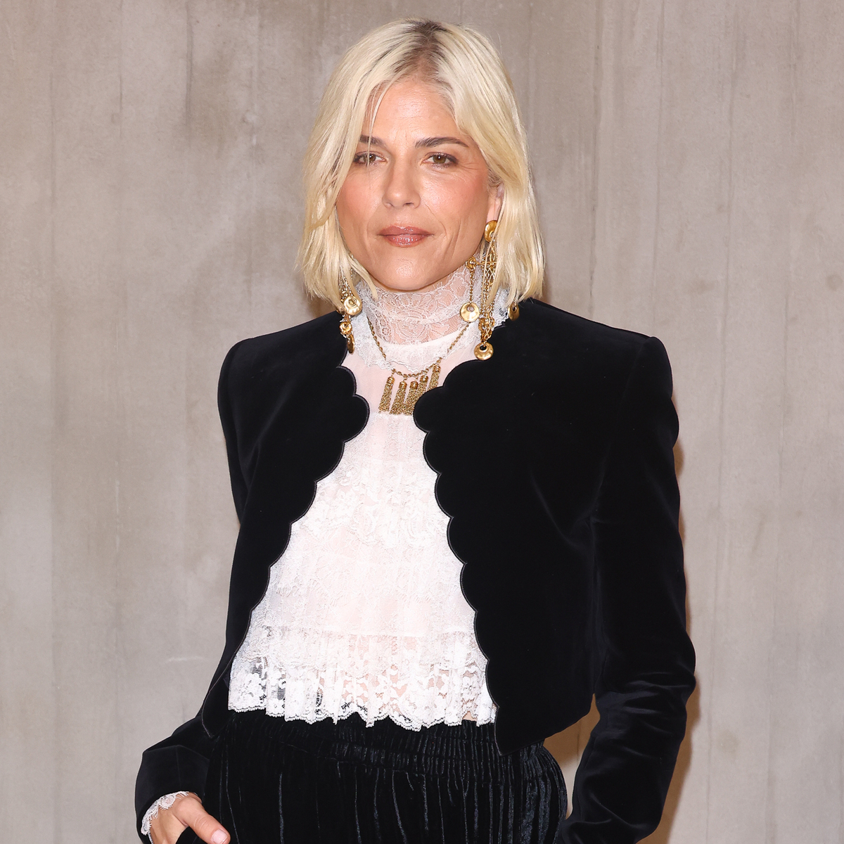 Selma Blair’s 13-Year-Old Son Arthur Is Her Mini-Me at Paris Fashion Week – E! Online