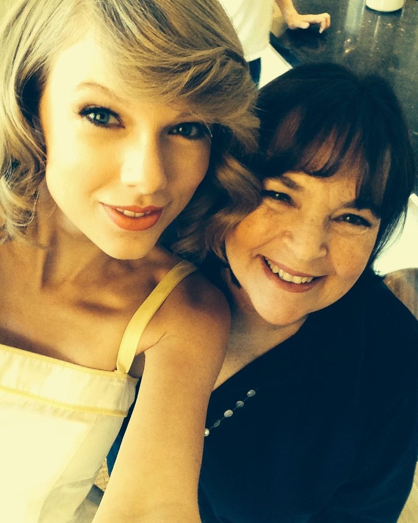 Details zu Ina Garten beim Bier-Pong-Spielen auf einer After-Party von Taylor Swift