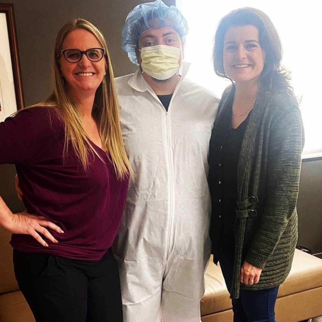 Sister Wives: Christine Brown and Robyn Brown Have “Awkward” Reunion – E! Online Sister Wives: Christine Brown and Robyn Brown Have “Awkward” Reunion – E! Online