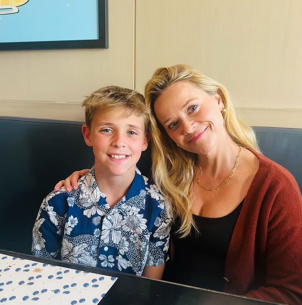 O filho de Reese Witherspoon, Tennessee, é seu gêmeo legalmente loiro