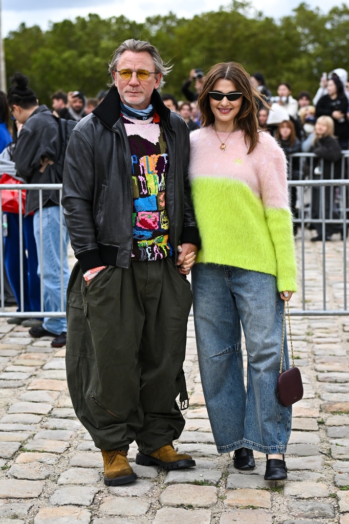 Daniel Craig y Rachel Weisz llaman la atención con looks atrevidos en la Semana de la Moda de París