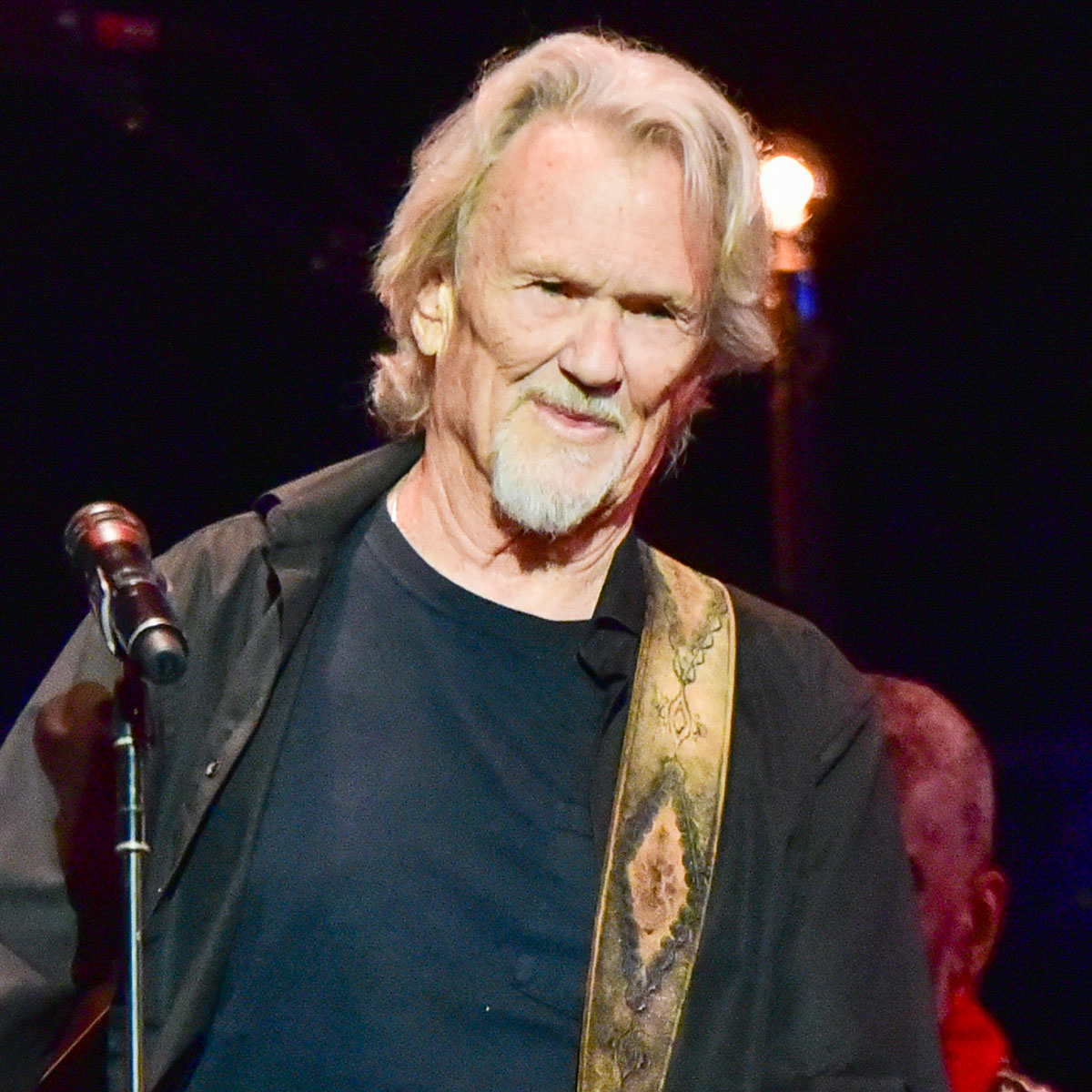 Kris Kristofferson, A Star Is Born Actor & Country Singer, Dead at 88 ...