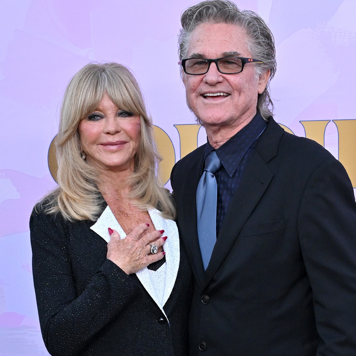 Goldie Hawn เปิดเผยความลับ NSFW เกี่ยวกับความสัมพันธ์ของเธอกับ Kurt Russell