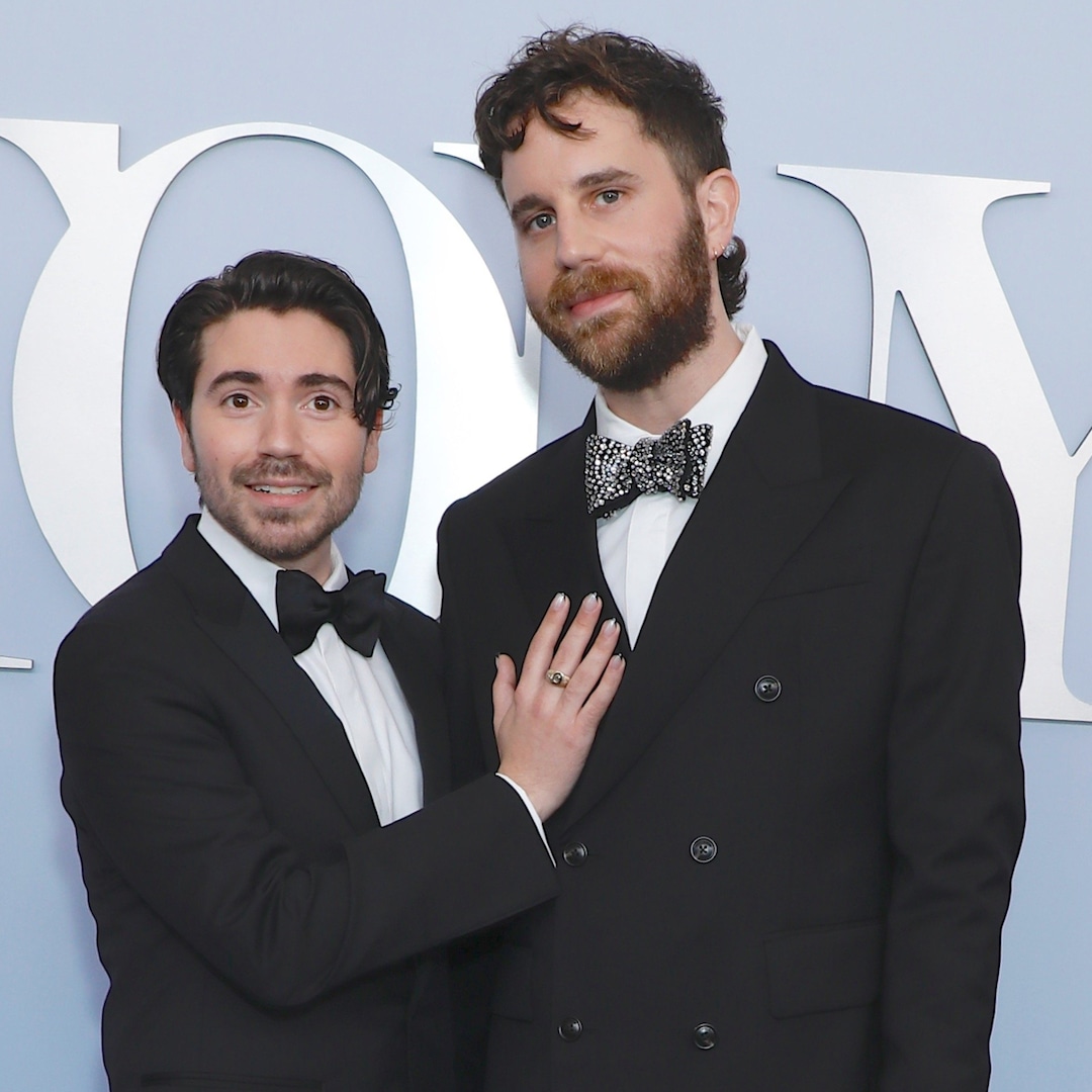 Бен Плат и Ноа Галвин които потвърдиха романса си през