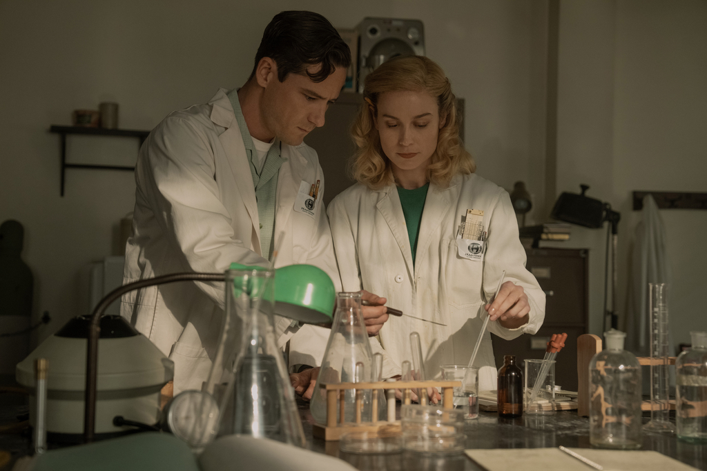 Lessons in Chemistry, Lewis Pullman, Brie Larson