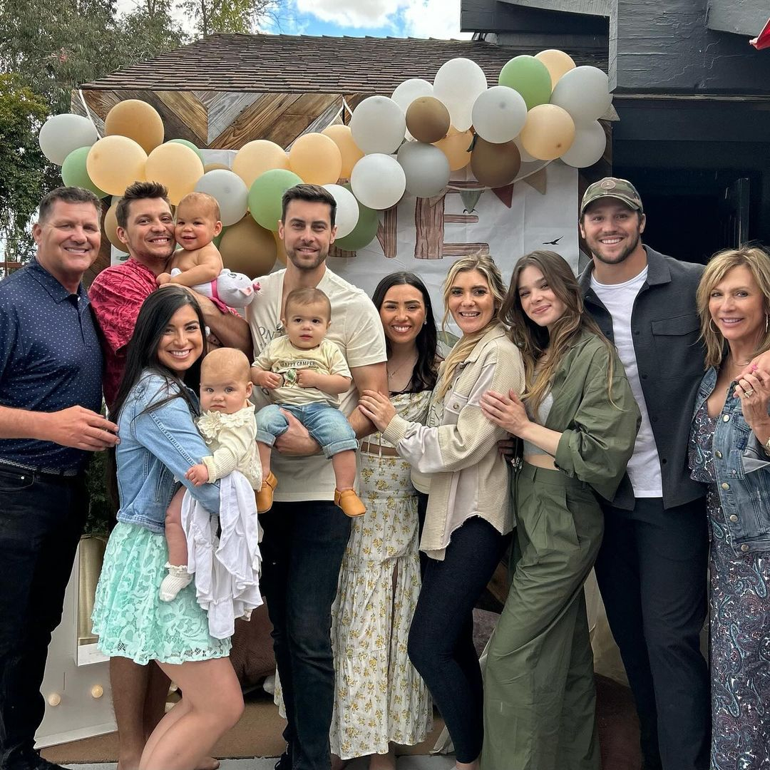 Josh Allen family, Hailee Steinfeld