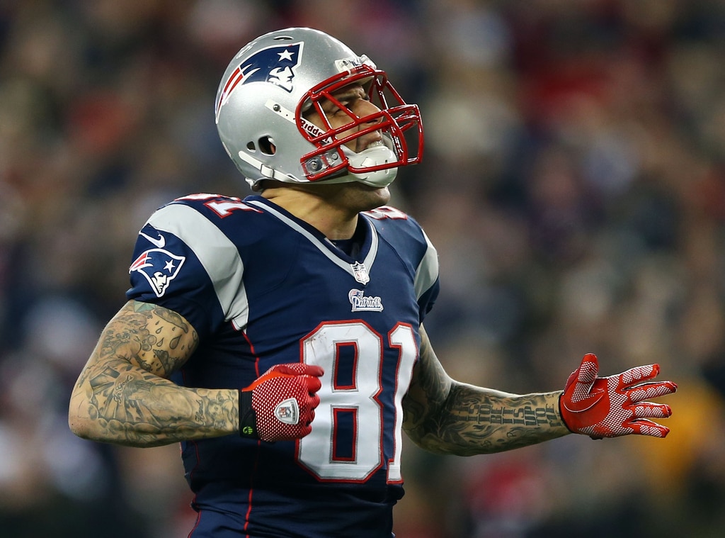 ชีวิตคู่ของ Aaron Hernandez พลิกผันจนไม่สามารถควบคุมได้อย่างไร