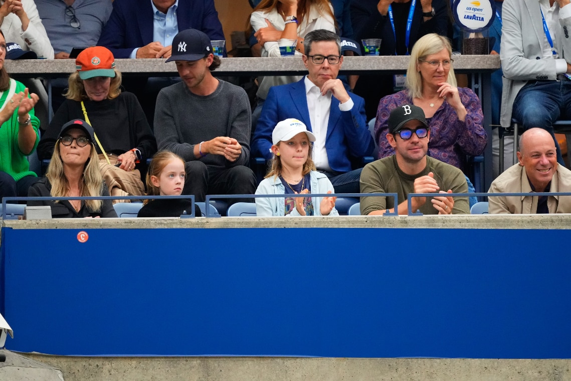 ลูกสาวของ Emily Blunt และ John Krasinski ออกไปเที่ยวที่ US Open น้อยมาก