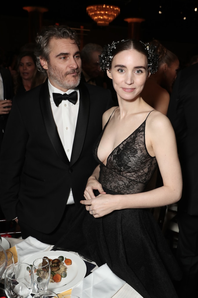 Rooney Mara และ Joaquin Phoenix จุดประกายข่าวลือเรื่องงานแต่งงาน