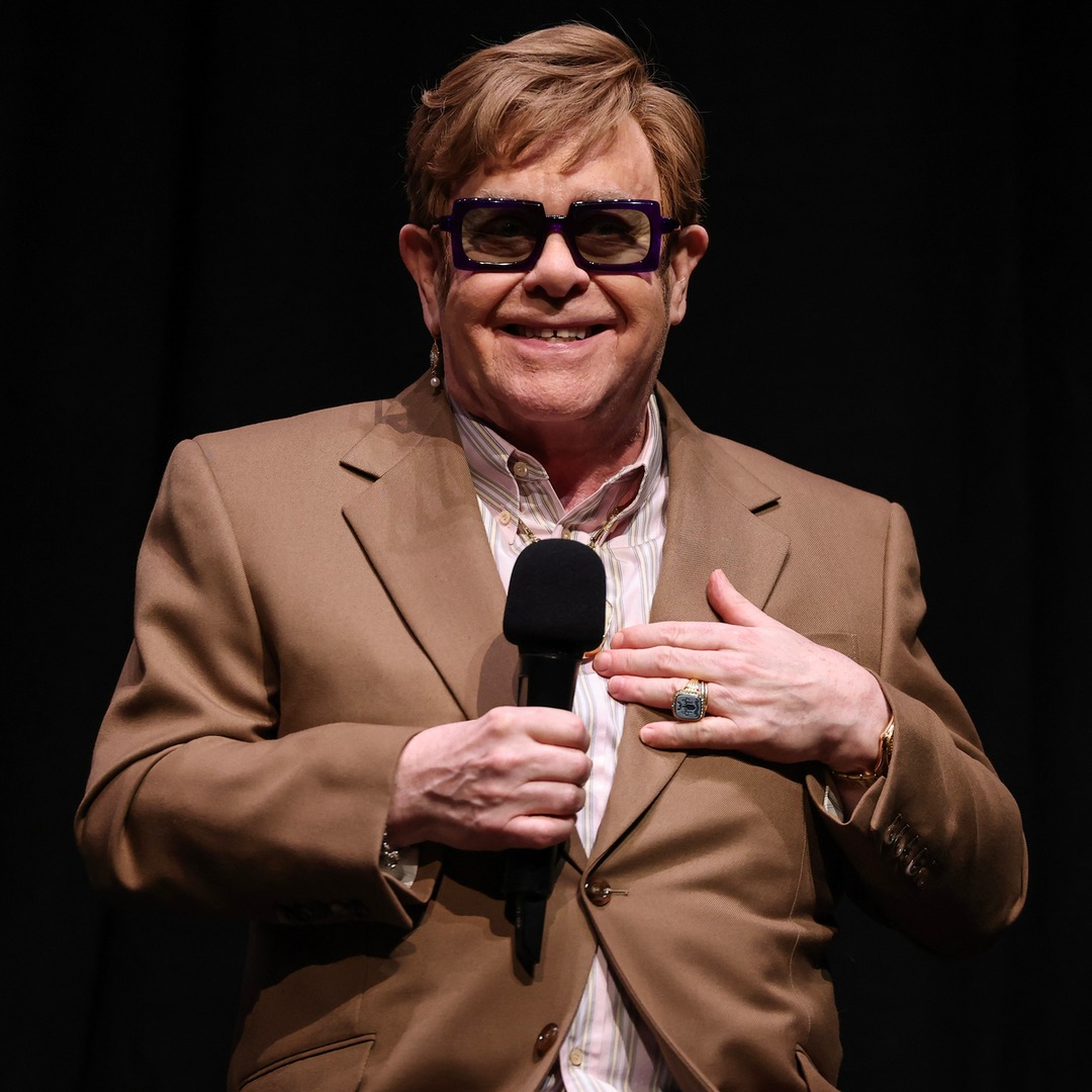 How Elton John Turned His Kneecaps Into Jewelry After Surgery
            ...