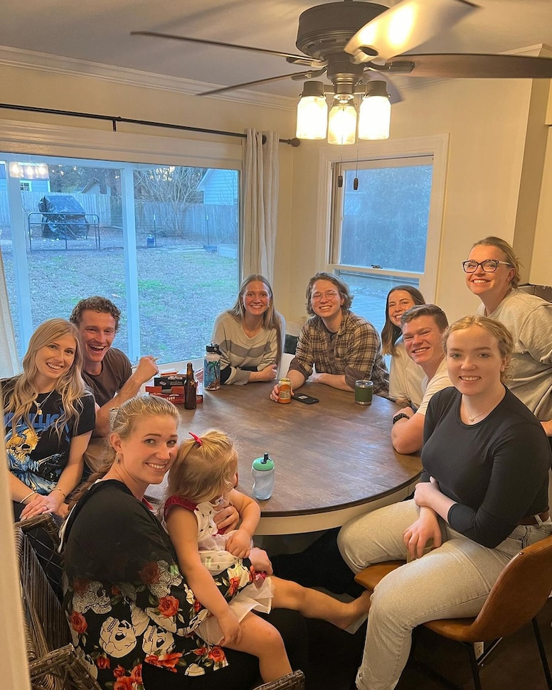 Sister Wives, Janelle Brown, Logan, Michelle, Ysabel, Maddie, Savanah, Mykelti, Hunter, Instagram