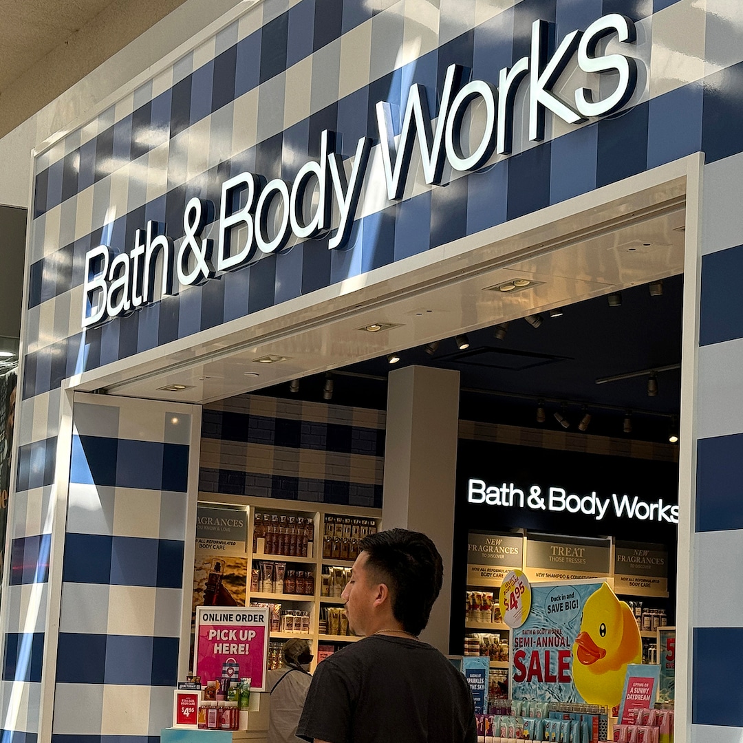 Bath & Body Works Apologizes for Selling Candle That Shoppers Compared to KKK Hoods – E! Online Bath & Body Works Apologizes for Selling Candle That Shoppers Compared to KKK Hoods – E! Online